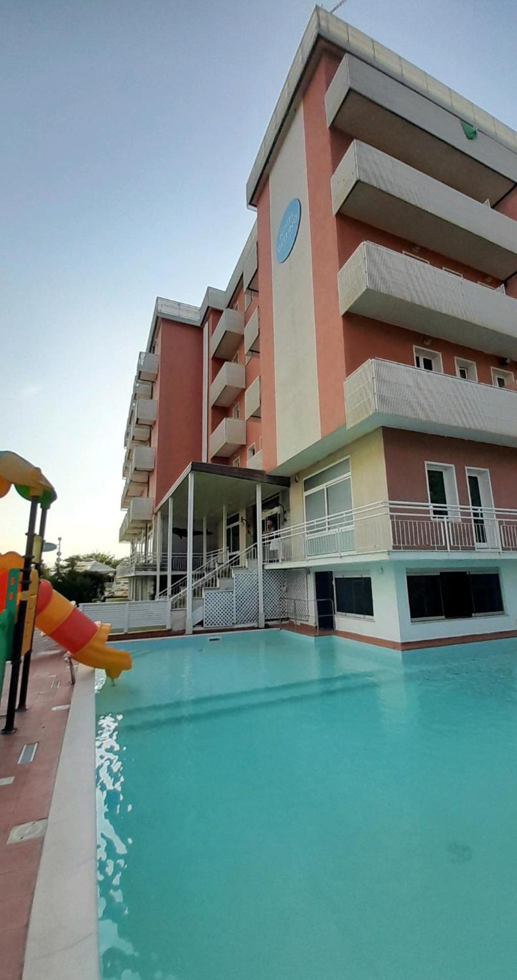 Hotel Delfino Milano Marittima Exterior foto