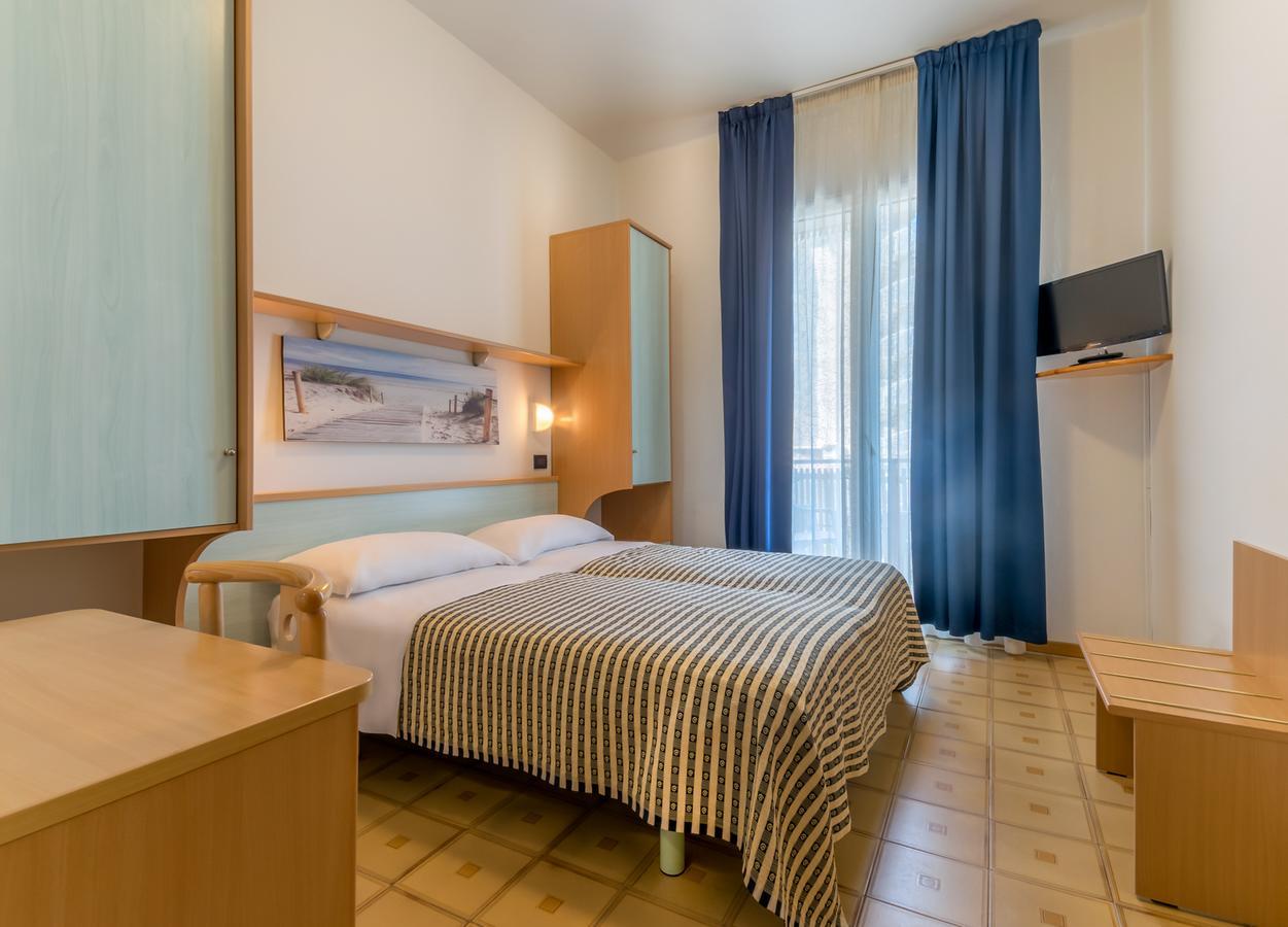 Hotel Delfino Milano Marittima Exterior foto