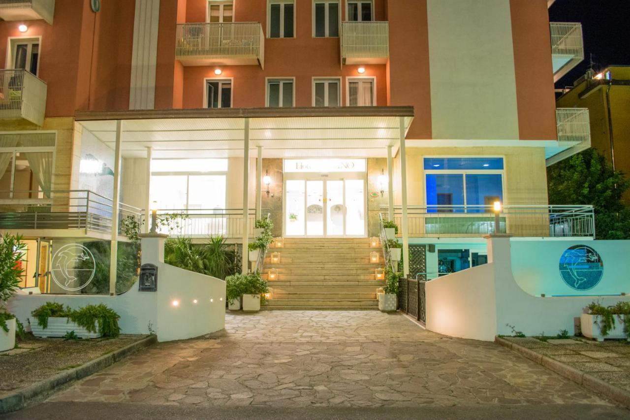 Hotel Delfino Milano Marittima Exterior foto